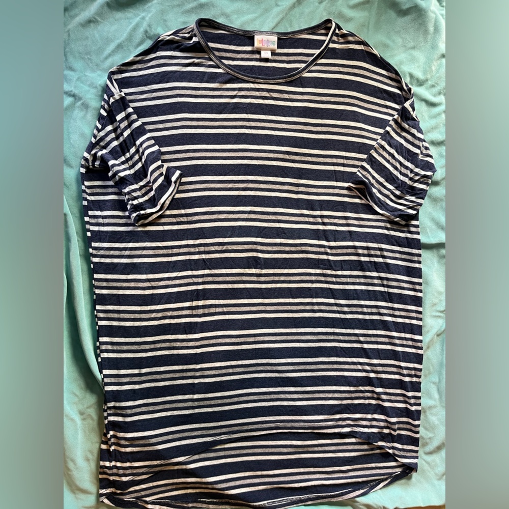 XS LuLaRoe Irma Women’s Top